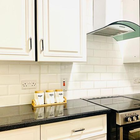 Cosy 2 Bedroom Apartment In Swiss Cottage. Londra Exterior foto