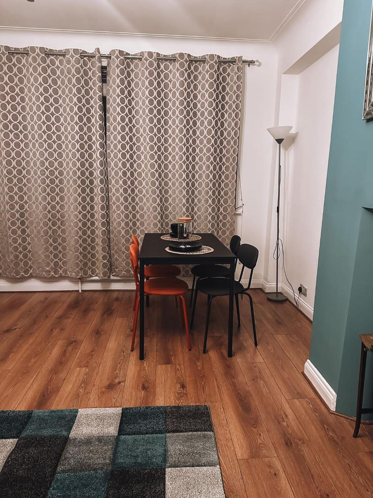Cosy 2 Bedroom Apartment In Swiss Cottage. Londra Exterior foto