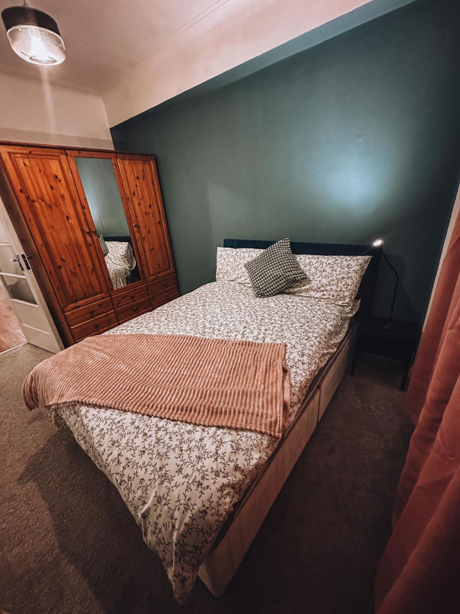 Cosy 2 Bedroom Apartment In Swiss Cottage. Londra Exterior foto