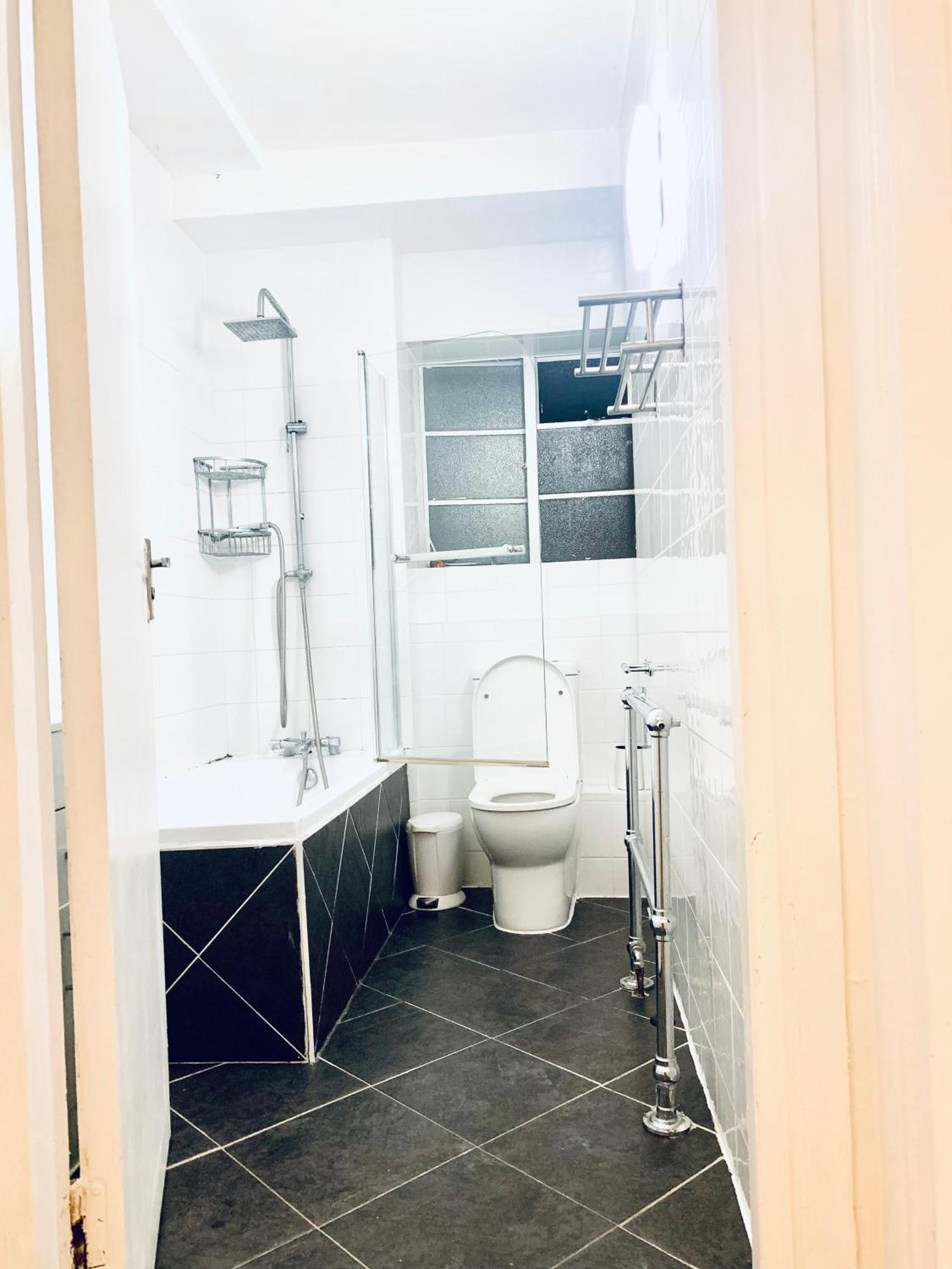 Cosy 2 Bedroom Apartment In Swiss Cottage. Londra Exterior foto